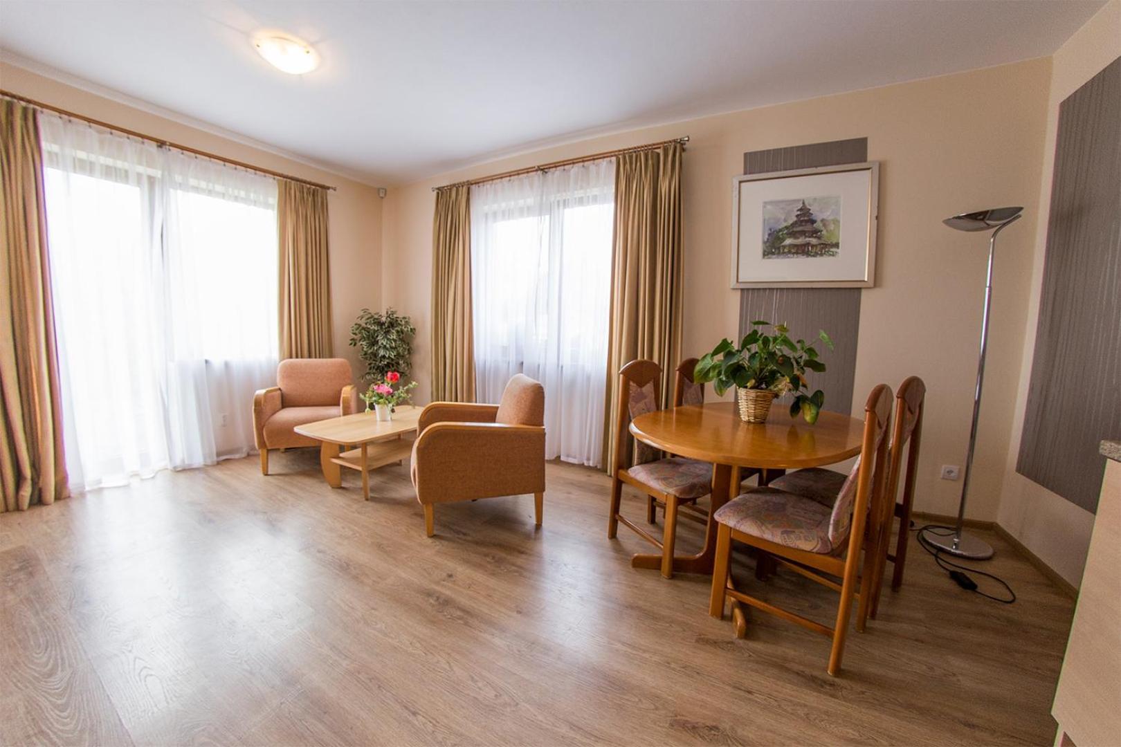 Wisniowy Sad Apartment Kudowa Zdroj Luaran gambar